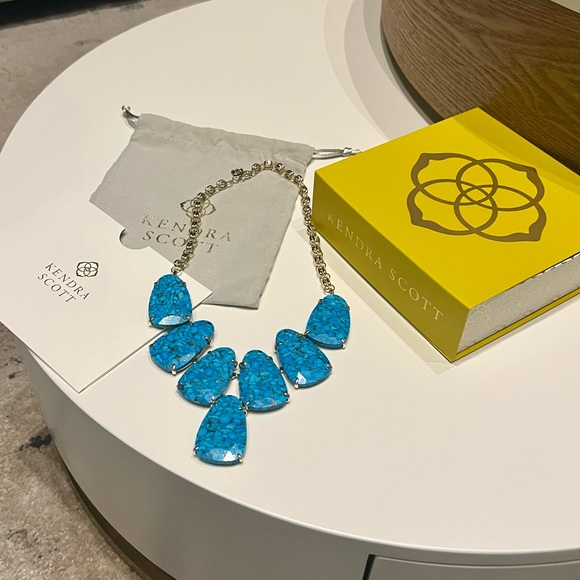 Kendra Scott Harlow Statement Necklace in Bronze Veined Turquoise - Picture 6 of 9